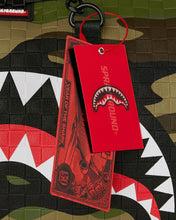 تحميل الصورة في عارض المعرض، WOODLAND CAMO CHECK CHAIN DUFFLE
